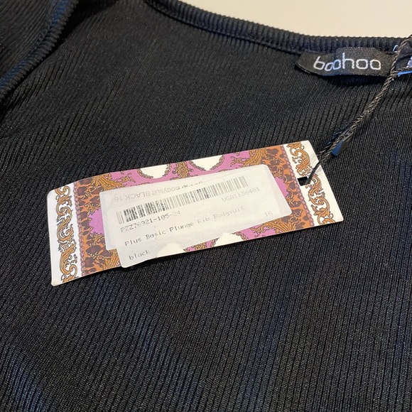 NWT Boohoo Basic Plunge Rib Bodysuit - Picture 3 of 4